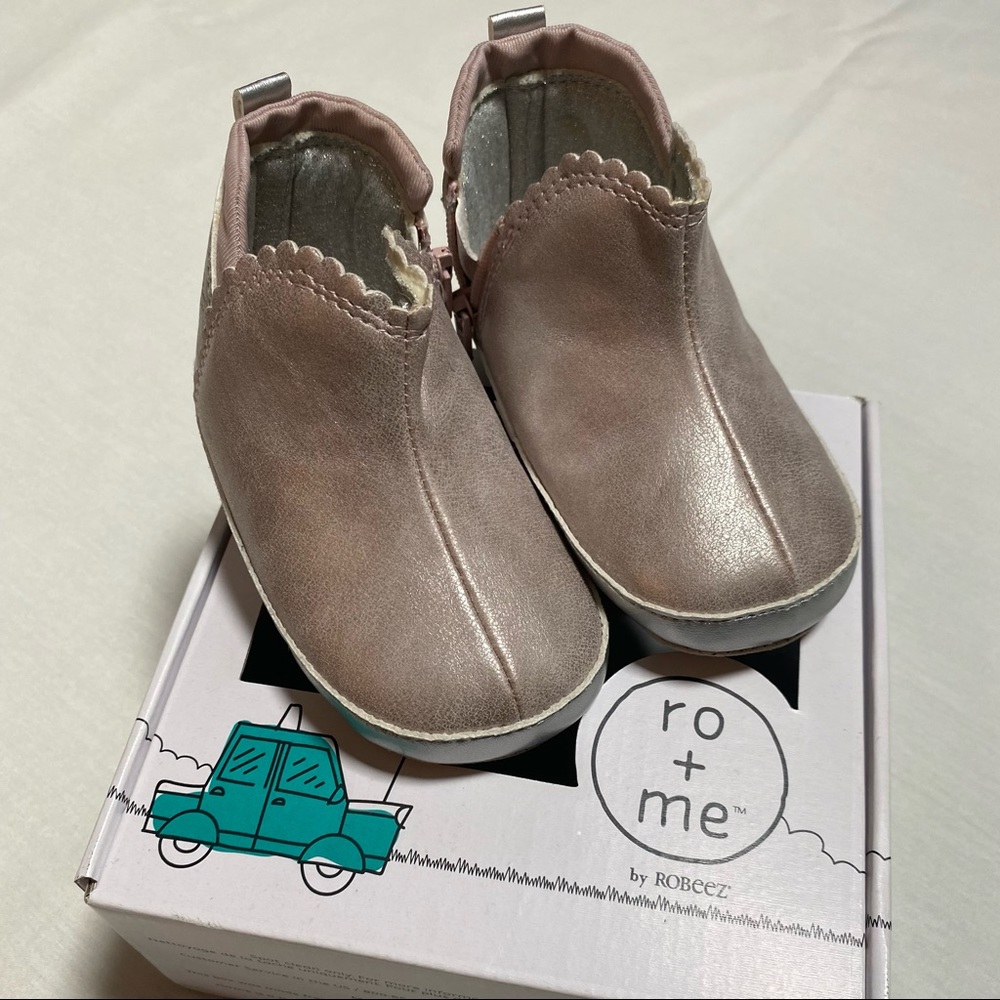 NWT Robeez baby girl shoes, 6-12 months